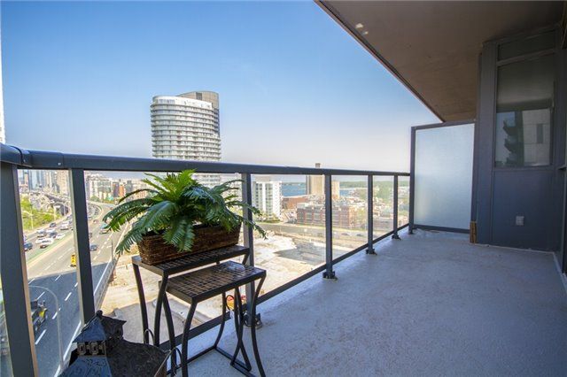 1106 - 20 Bruyeres Mews, Toronto, M5V0G8 | Image 2