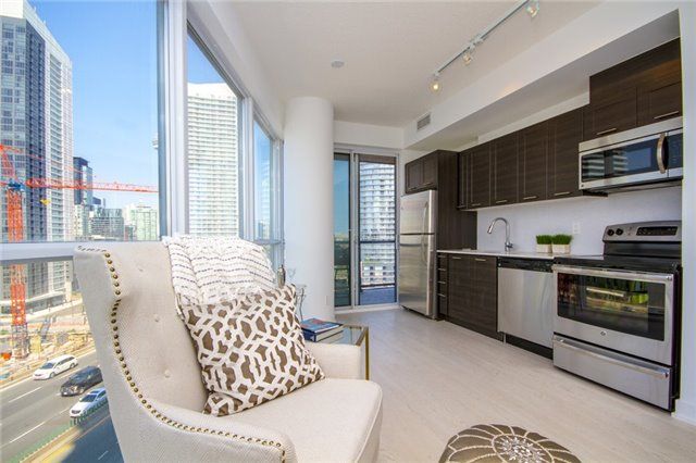 1106 - 20 Bruyeres Mews, Toronto, M5V0G8 | Image 3