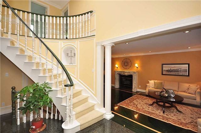 88 Old Colony Rd, Toronto, M2L2K2 | Image 3
