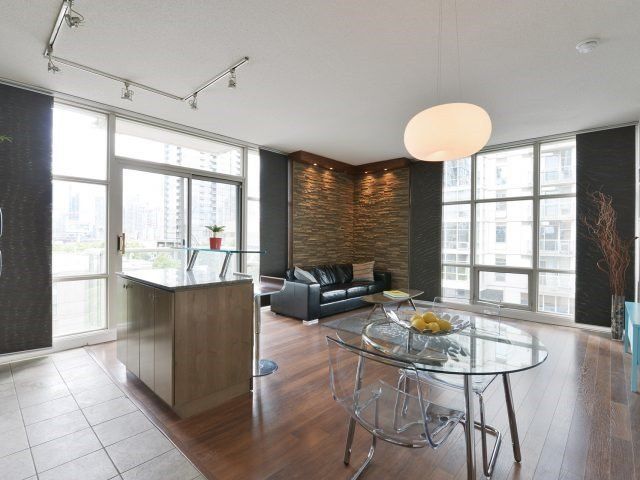 303 - 9 Spadina Ave, Toronto, M5V3V5 | Image 3