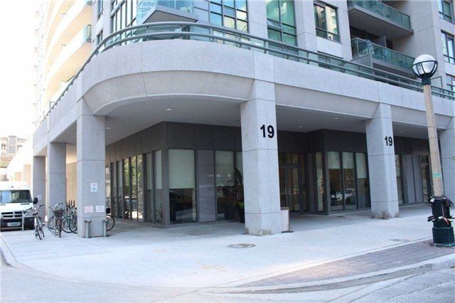 1706 - 19 Grand Trunk Cres, Toronto, M5J 3A3 | Image 2