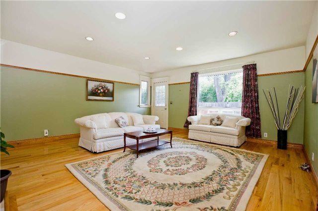 46 Overton Cres, Toronto, M3B2V2 | Image 2