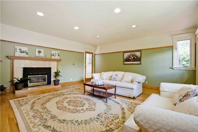 46 Overton Cres, Toronto, M3B2V2 | Image 3