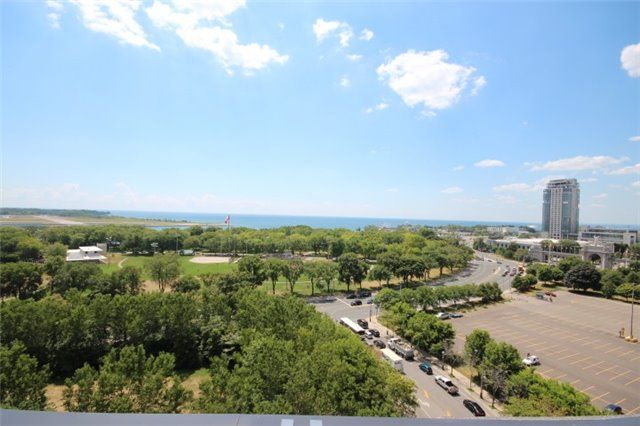 322 - 231 Fort York Blvd, Toronto, M5V1B2 | Image 2