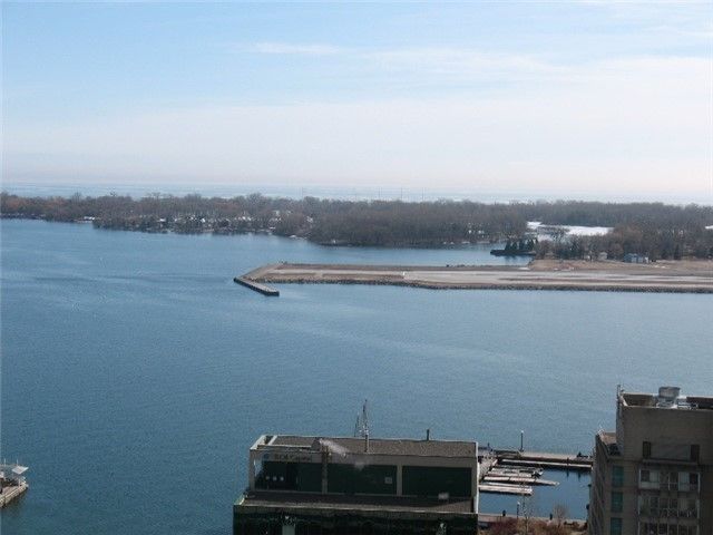 2615 - 11 Brunel Crt, Toronto, M5V3Y3 | Image 2