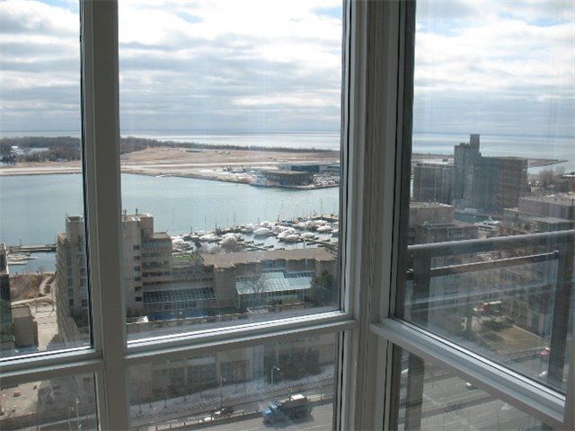 2615 - 11 Brunel Crt, Toronto, M5V3Y3 | Image 3