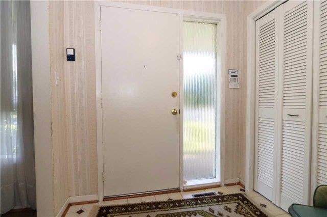 117 Peckham Ave, Toronto, M2R2V4 | Image 2