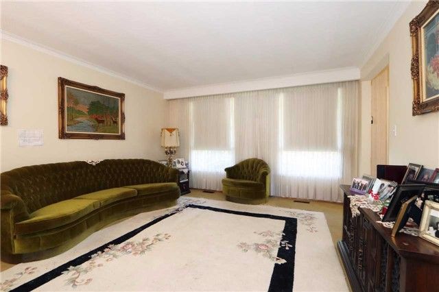 117 Peckham Ave, Toronto, M2R2V4 | Image 3