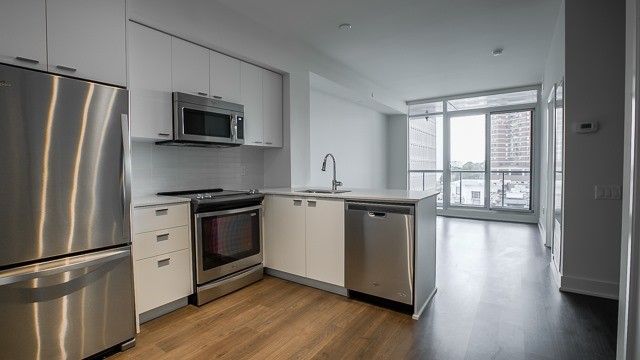 612 - 30 Roehampton Ave, Toronto, M4P1R2 | Image 2