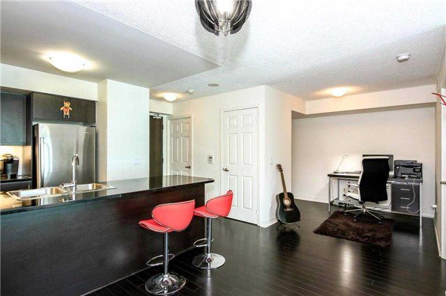 3903 - 19 Grand Trunk Cres, Toronto, M5J3A3 | Image 3