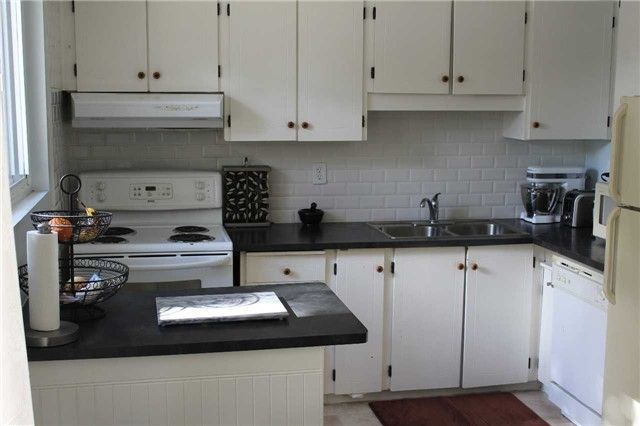 184 Hollyberry Tr, Toronto, M2H2P4 | Image 3