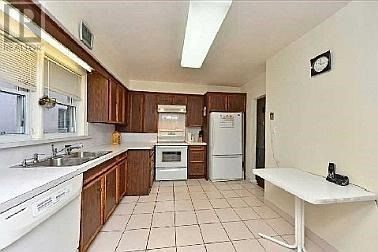192 Combe Ave, Toronto, M3H4K5 | Image 2