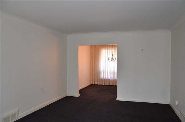 190 Northwood Dr, Toronto, M2M2K4 | Image 2