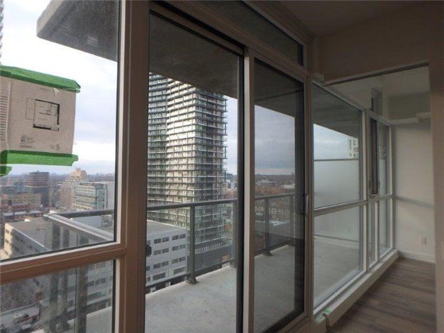 1712 - 290 Adelaide St W, Toronto, M5V1P6 | Image 3