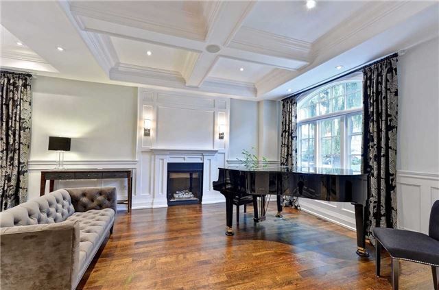 347 Elmwood Ave, Toronto, M2N3N2 | Image 3