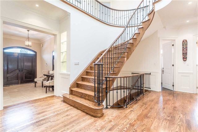 6 Blaine Dr, Toronto, M3B2G4 | Image 2