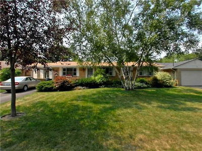 Detached House sold at 6 Brenham Crescent, Toronto, Ontario, M2M2L1 - Newtonbrook East - MLS: C3708630