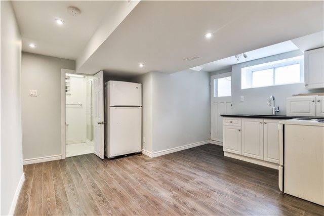 Lower - 185 Fairholme Ave, Toronto, M6B 2X5 | Image 3