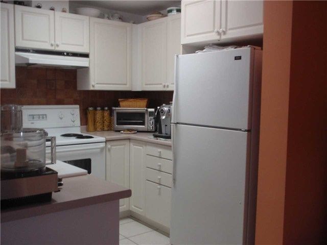 B16 - 108 Finch Ave W, Toronto, M2N6W6 | Image 3