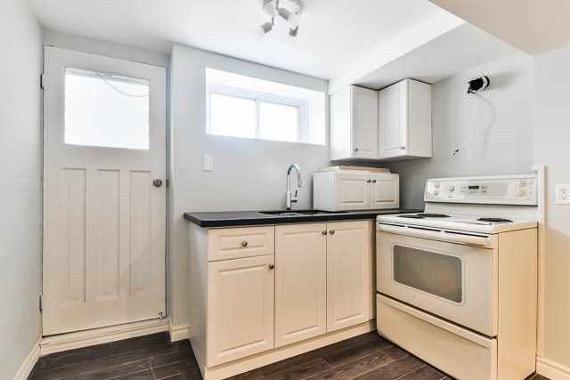 Lower - 185 Fairholme Ave, Toronto, M6B 2X5 | Image 3