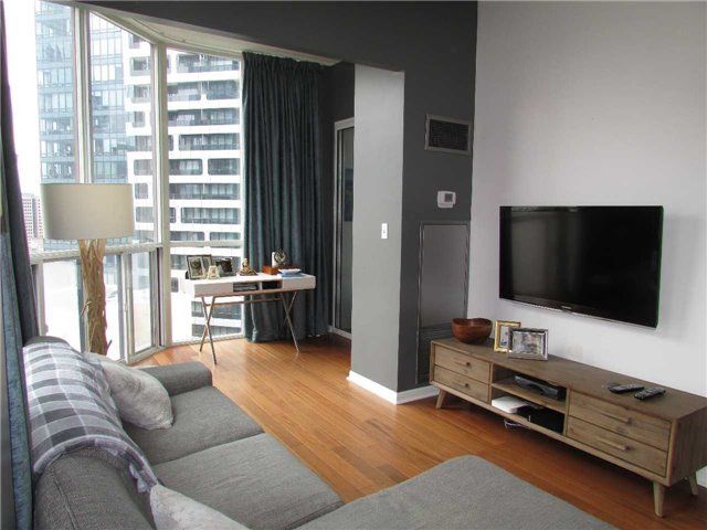 2405 - 24 Wellesley St W, Toronto, M4Y2X6 | Image 3