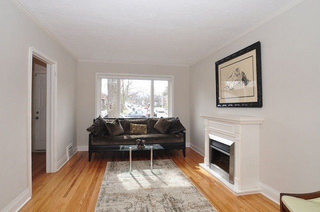 39 Brentcliffe Rd, Toronto, M4G3Y4 | Image 3