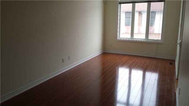 3 English Garden Way, Toronto, M2M4M4 | Image 2