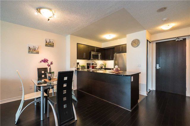 3903 - 19 Grand Trunk Cres, Toronto, M5J3A3 | Image 2