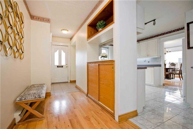 46 Overton Cres, Toronto, M3B2V2 | Image 3