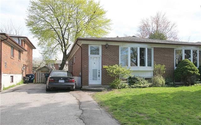 53 Cairnside Cres, Toronto, M2J3M9 | Image 2