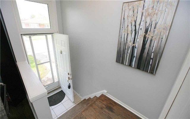 53 Cairnside Cres, Toronto, M2J3M9 | Image 3