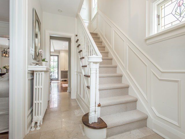 17 Otter Cres, Toronto, M5N2W3 | Image 2