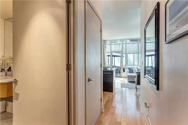 G25 - 350 Wellington St W, Toronto, M5V3W9 | Image 3