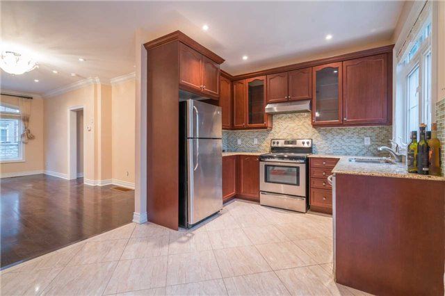 27 Slingsby Lane, Toronto, M2N0H7 | Image 3