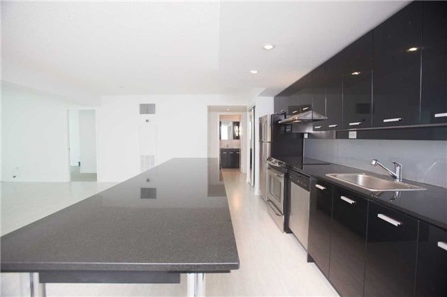 616 - 15 Singer Crt, Toronto, M2K0B1 | Image 3