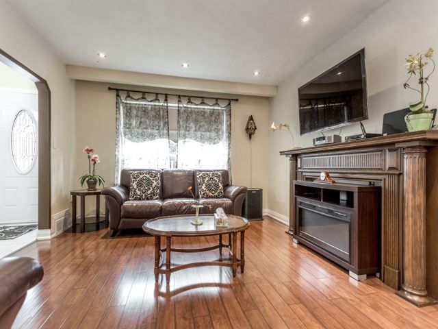 98 Charleswood Dr, Toronto, M3H1X6 | Image 3