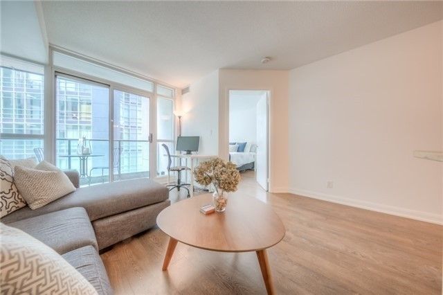 401 - 600 Fleet St, Toronto, M5V1B7 | Image 3