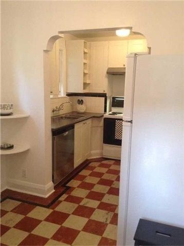 8 Macpherson Ave, Toronto, M4W2L8 | Image 3