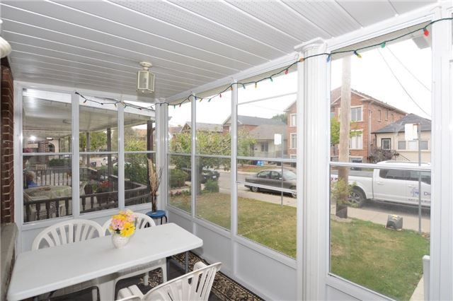 27 Amherst Ave, Toronto, M6E1Z2 | Image 2