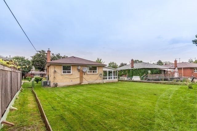 107 Sweeney Dr, Toronto, M4A1T8 | Image 3