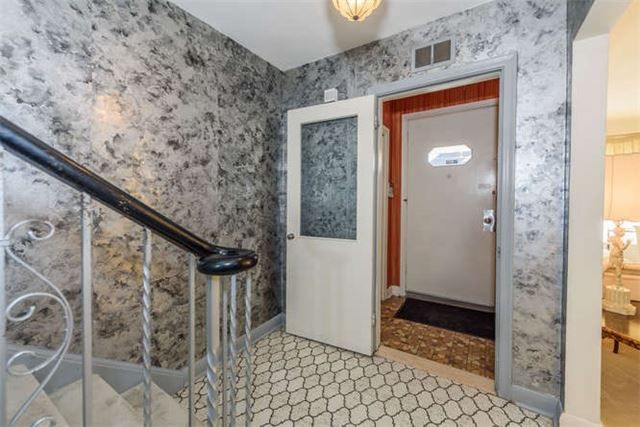 174 Caribou Rd, Toronto, M5N2B6 | Image 3