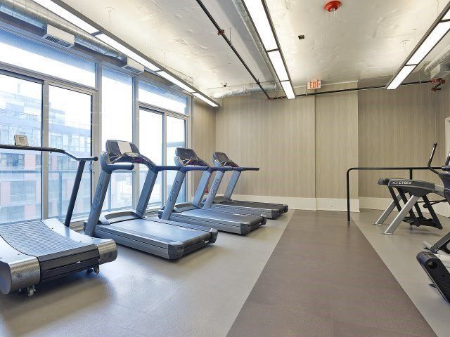 727 - 20 Bruyeres Mews, Toronto, M5V 0G8 | Image 3