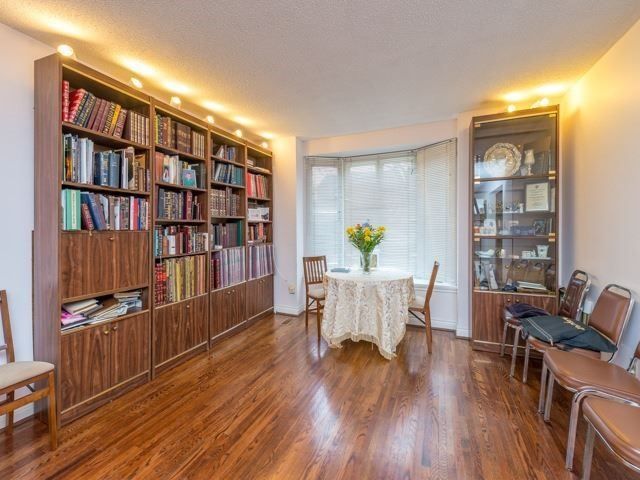 44 Frontenac Ave, Toronto, M5N1Z7 | Image 3