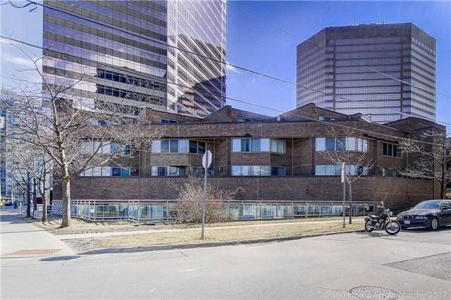 Unit 205 — 3 Duplex Ave, Toronto - Newtonbrook West image-0-0
