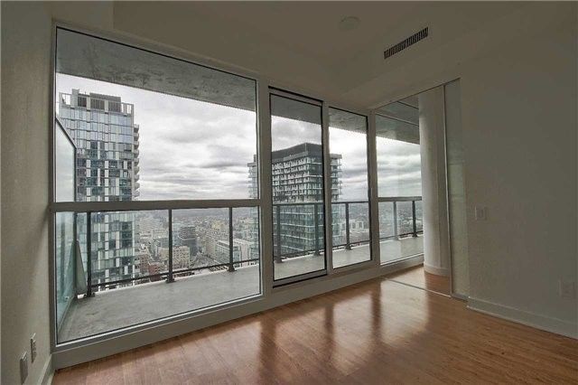 3101 - 290 Adelaide St W, Toronto, M5V 1P6 | Image 2