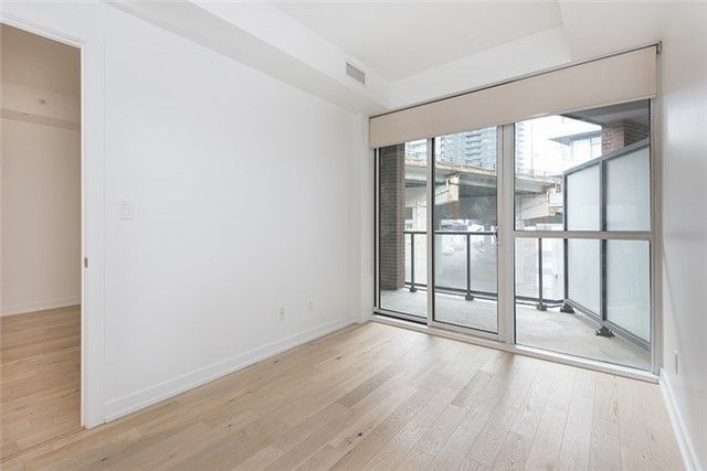 330 - 20 Bruyeres Mews, Toronto, M5V 0G8 | Image 2