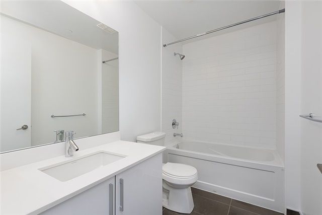 330 - 20 Bruyeres Mews, Toronto, M5V 0G8 | Image 3