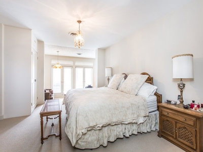 54 Old Park Road, Toronto, Ontario image-0-2