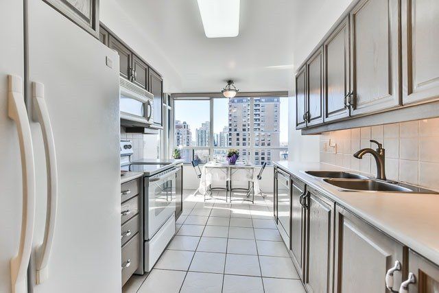 1302 - 880 Grandview Way, Toronto, M2N7B2 | Image 2