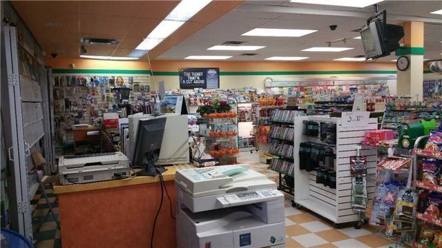 33 The Links Rd, Toronto, M2P1T7 | Image 3